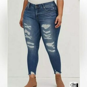 Torrid Feel The Fit Premium Stretch Destructed Bombshell Skinny Jeans 26R